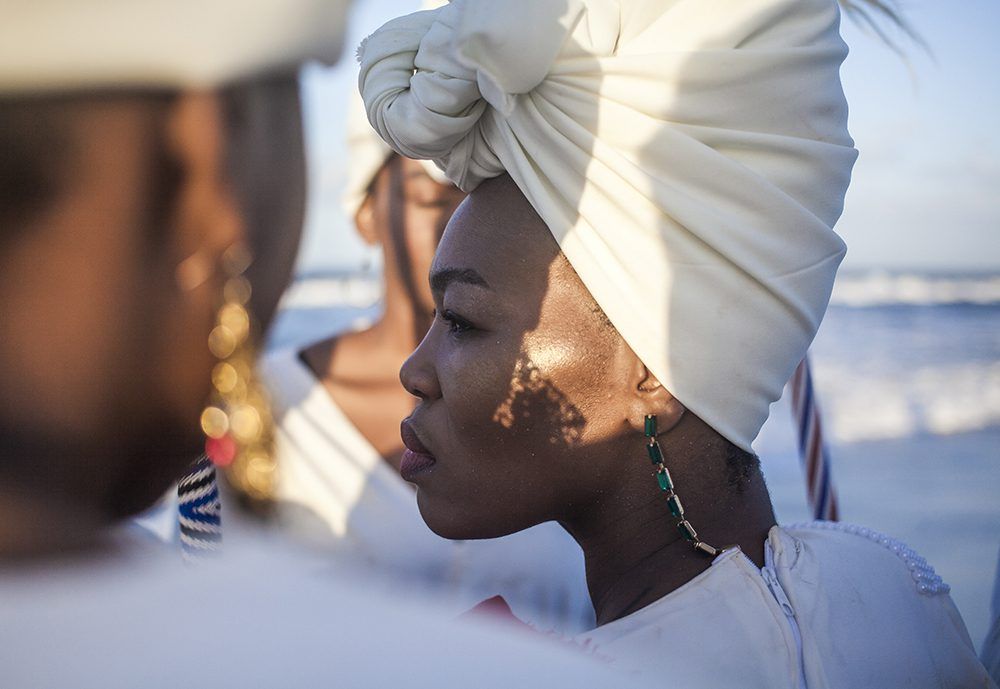 Lhola Amira: SINKING: Xa Sinqamla Unxubo