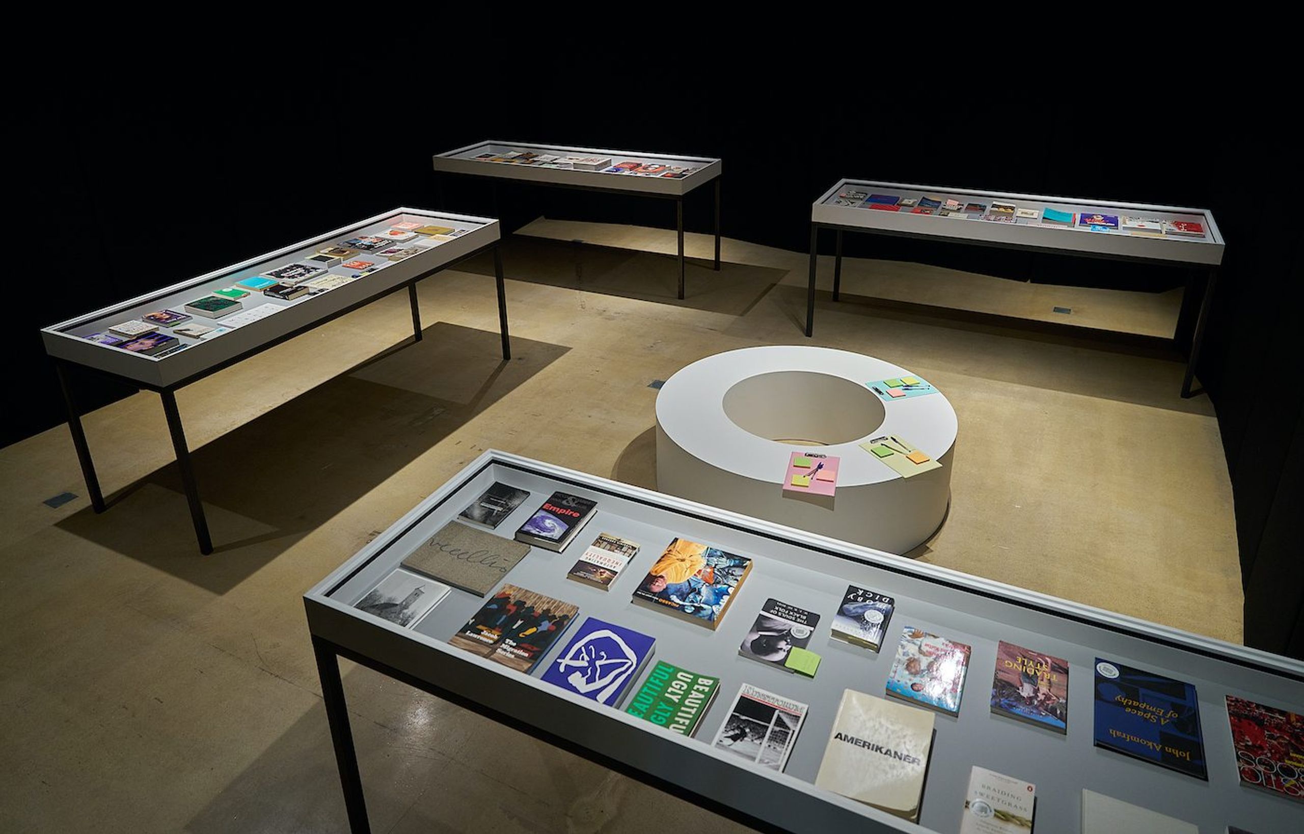 Hannelore Nenning: fließen x C& Center of Unfinished Business