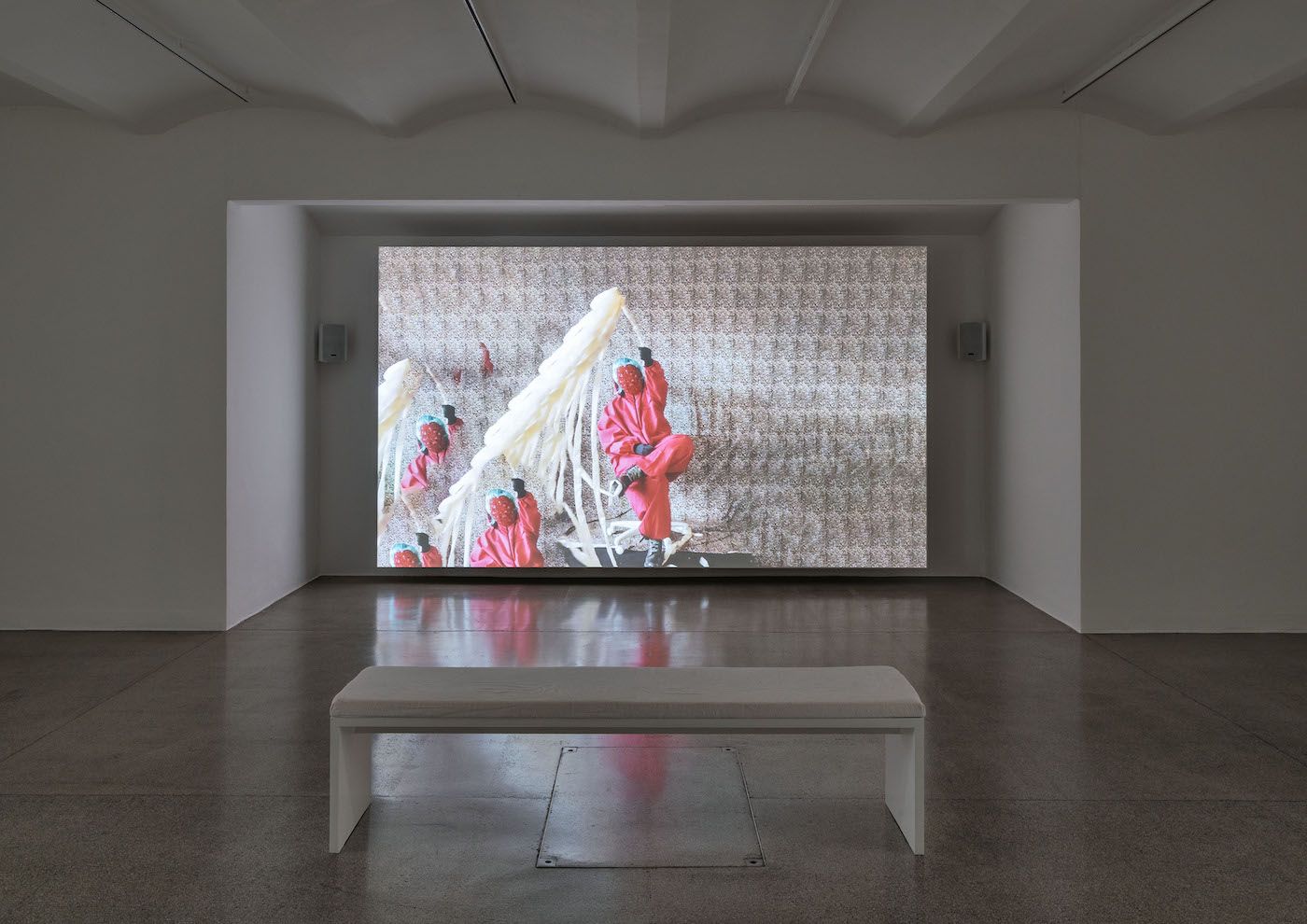 Kresiah Mukwazhi, Kirawa, installation view, Secession 2023, photo: Iris Ranzinger.