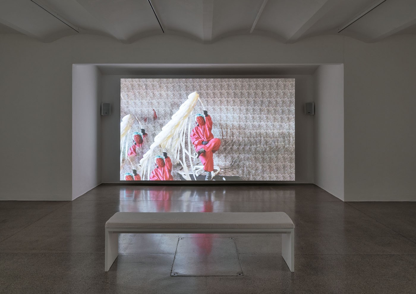 Kresiah Mukwazhi, Kirawa, installation view, Secession 2023, photo: Iris Ranzinger.