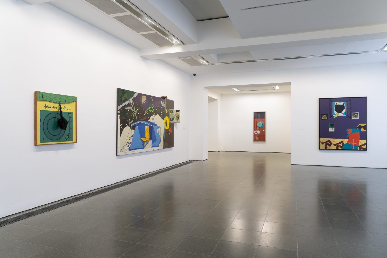 Hervé Télémaque: A Hopscotch of the Mind (Installation view, 7 October 2021 – 30 January 2022) Photo: Hugo Glendinning.