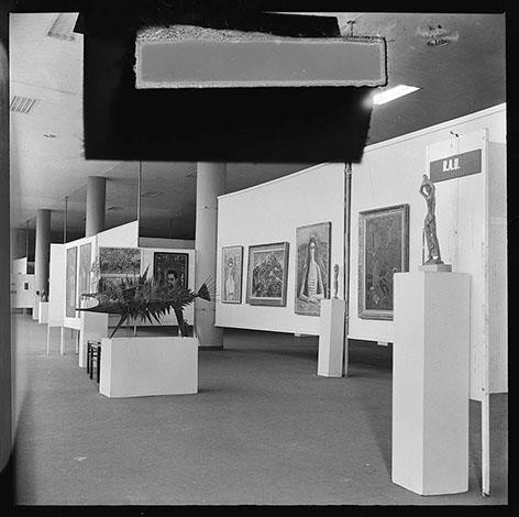 V São Paulo Biennial. United Arab Republic Hall. Event record with works by Salah Abdel Kerin, 1959. Featured works: The Fish; Motherhood; Twins, 1959. Photo by Athayde de Barros. Image courtesy of the Wanda Svevo Historical Archives.