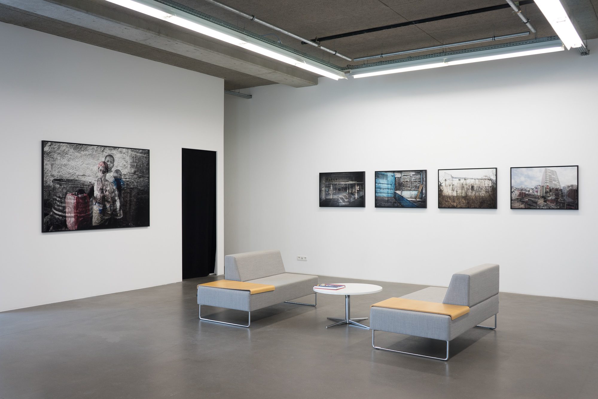 Mário Macilau. Installation view of “Circle of Memories”at La Terrasse espace d’art de Nanterre, 2021.