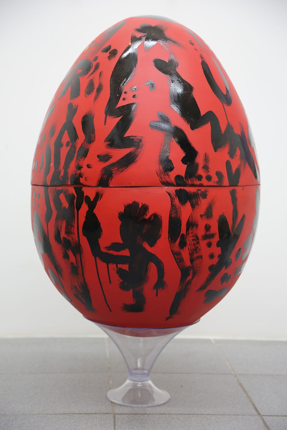 Cabelo, Ovo bomba (Hair, Egg Bomb), 2018. Courtesy of the artist and A Gentil Carioca gallery.