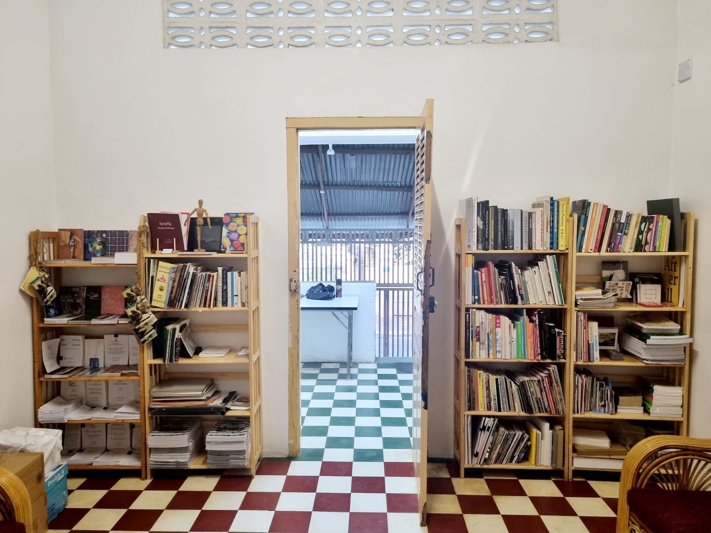 Sa Sa Art Projects Reading Room, Phnom Penh - Contemporary And