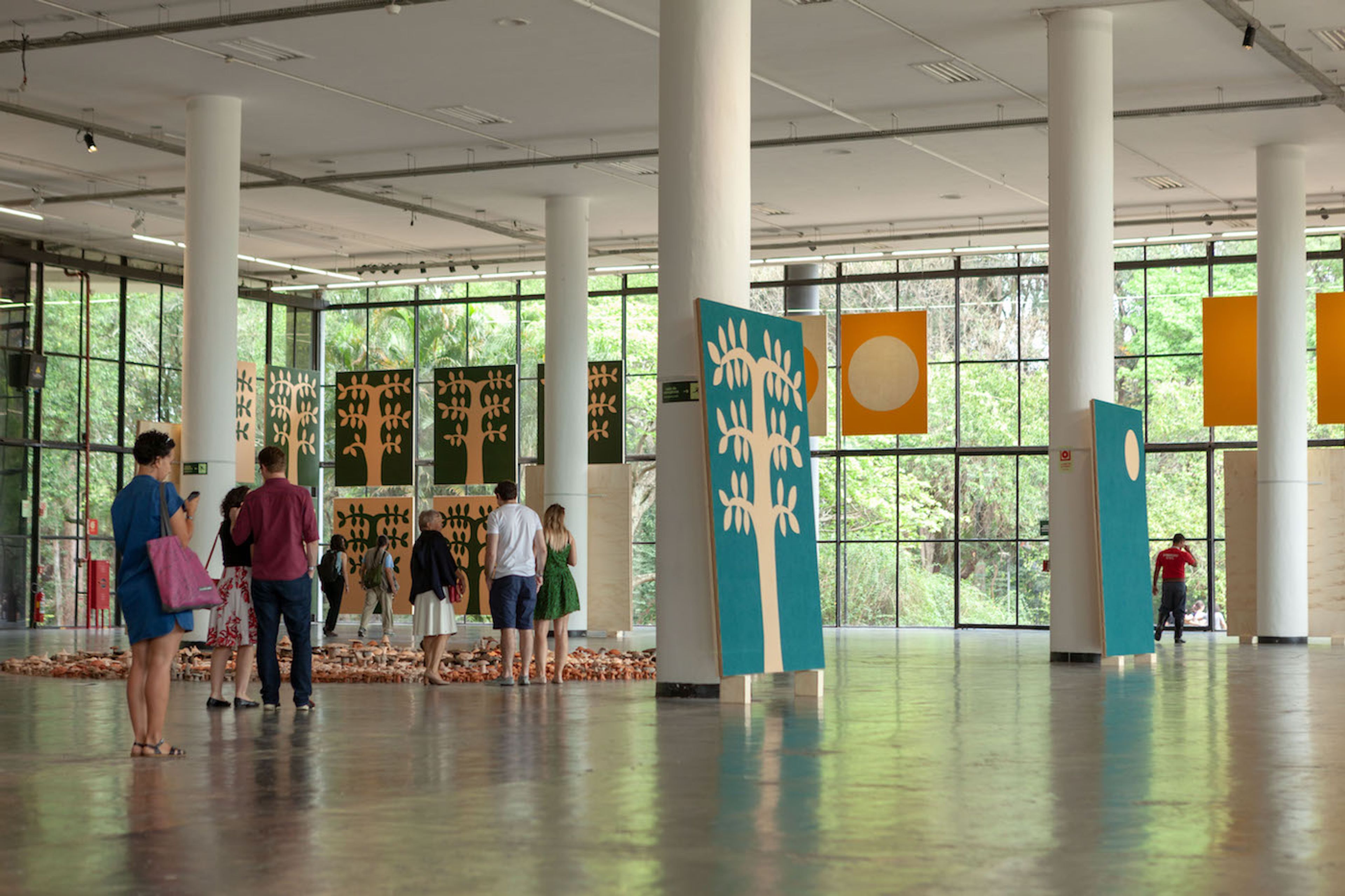 Exhibition by Antonio Ballester Moreno. Visitation workers and their family members during the staff brunch. 02/09/2018 © Pedro Ivo Trasferetti / São Paulo Biennial Foundation.