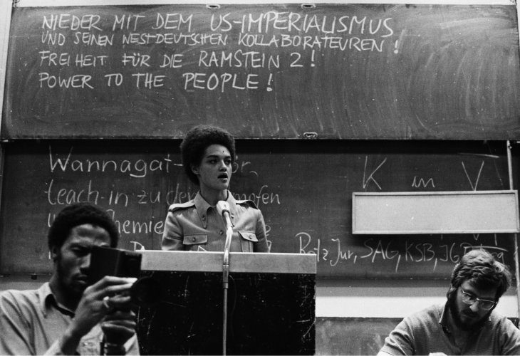 District Studio Grant 2018, I – Decolonizing 68