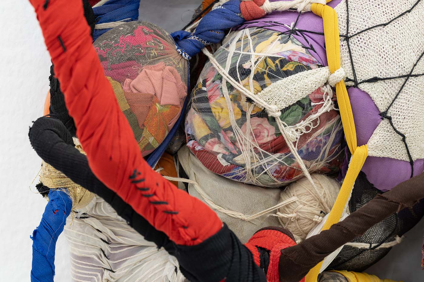 Torcer, amarrar e pender