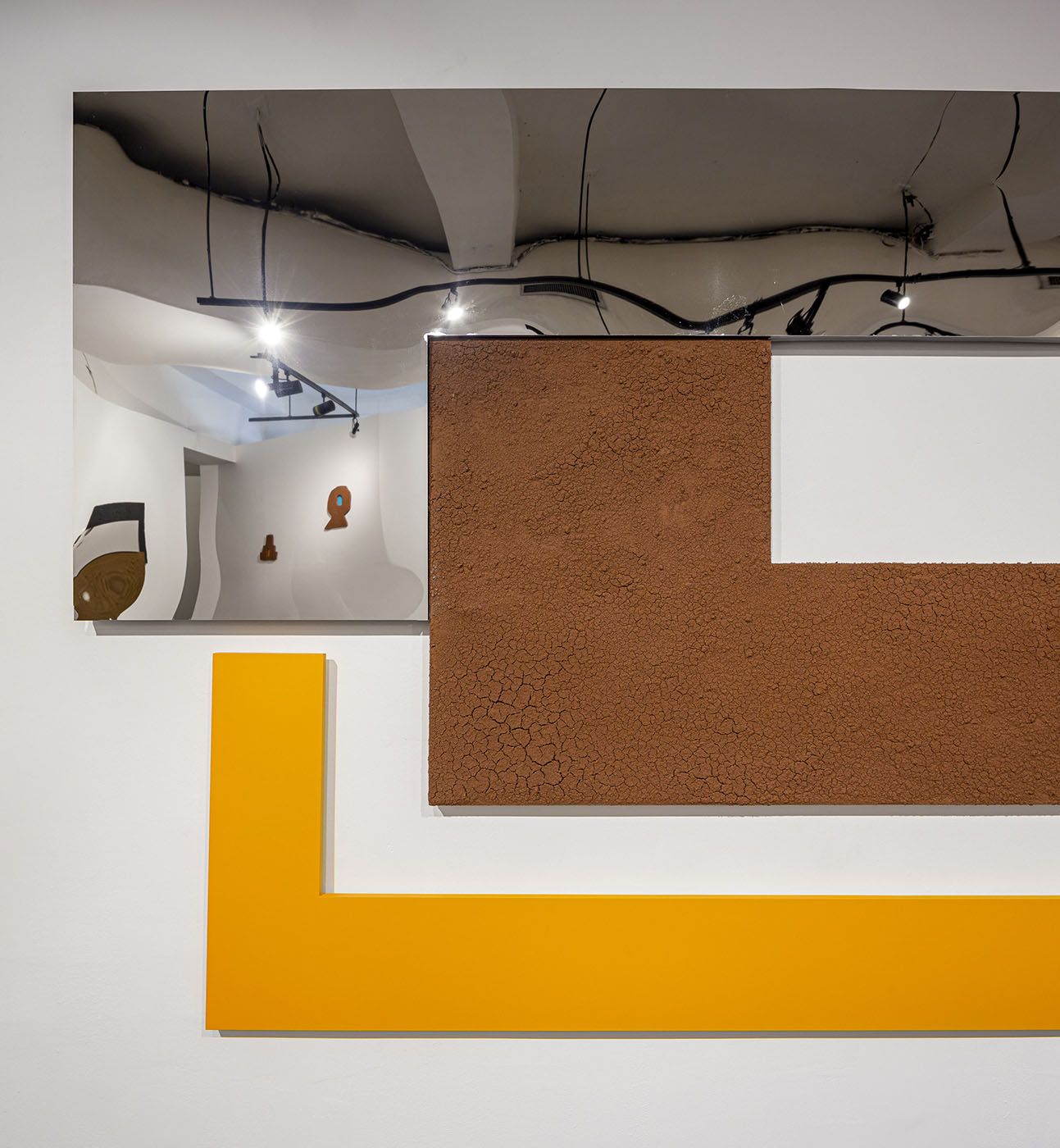 Installation view, Cisco Merel, La Puerta del Sol, Museo de arte contemporáneo de Panamá, 2024. Photo: Alfredo Martiz