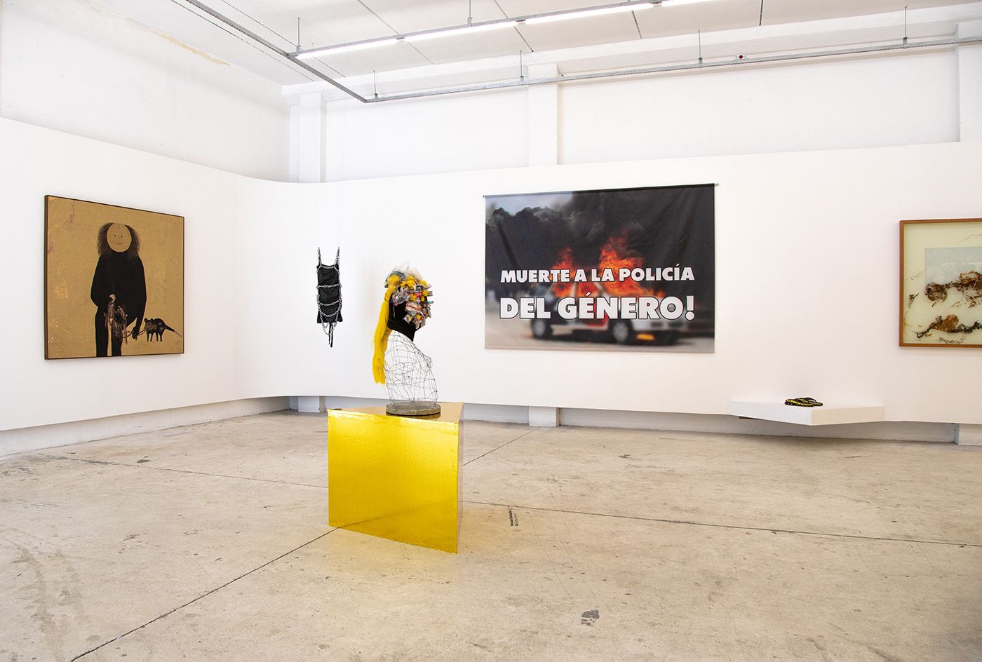 View of the exhibition "From flight to nostrils, breathe, arms wide, messages in the wind", at HOA Galeria. Photo: Wallace Domingues