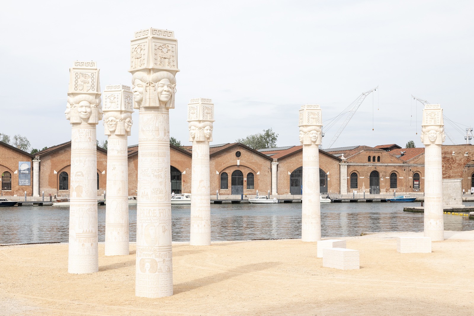 Lauren Halsey, keepers of the krown (antoinette grace halsey), glass fiber reinforced concrete and mixed media 125 × 125 × 665 cm, 2024. Photo: Marco Zorzanello. Courtesy: Bienal di Venezia.