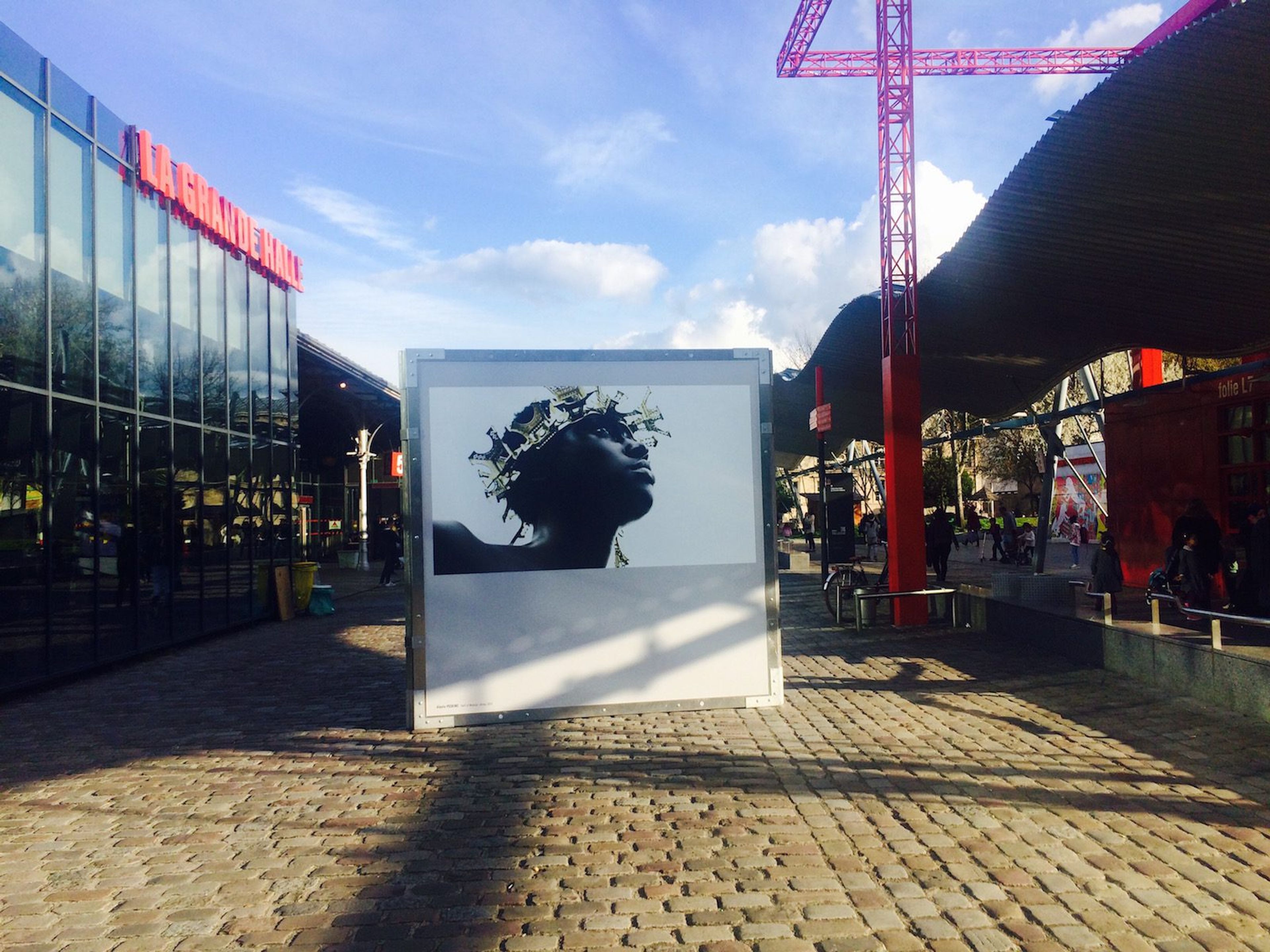 When the city assembles its own language - Contemporary And