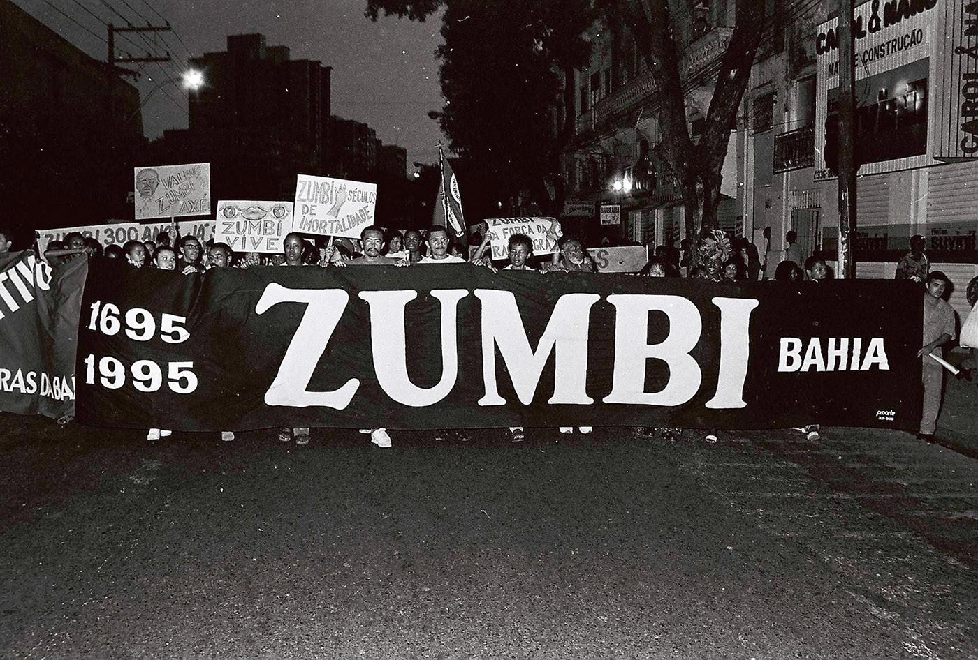 March in Honor of 300 years of Zumbi dos Palmares, 1995. Zumvi Archive. Photo: Lazaro Roberto