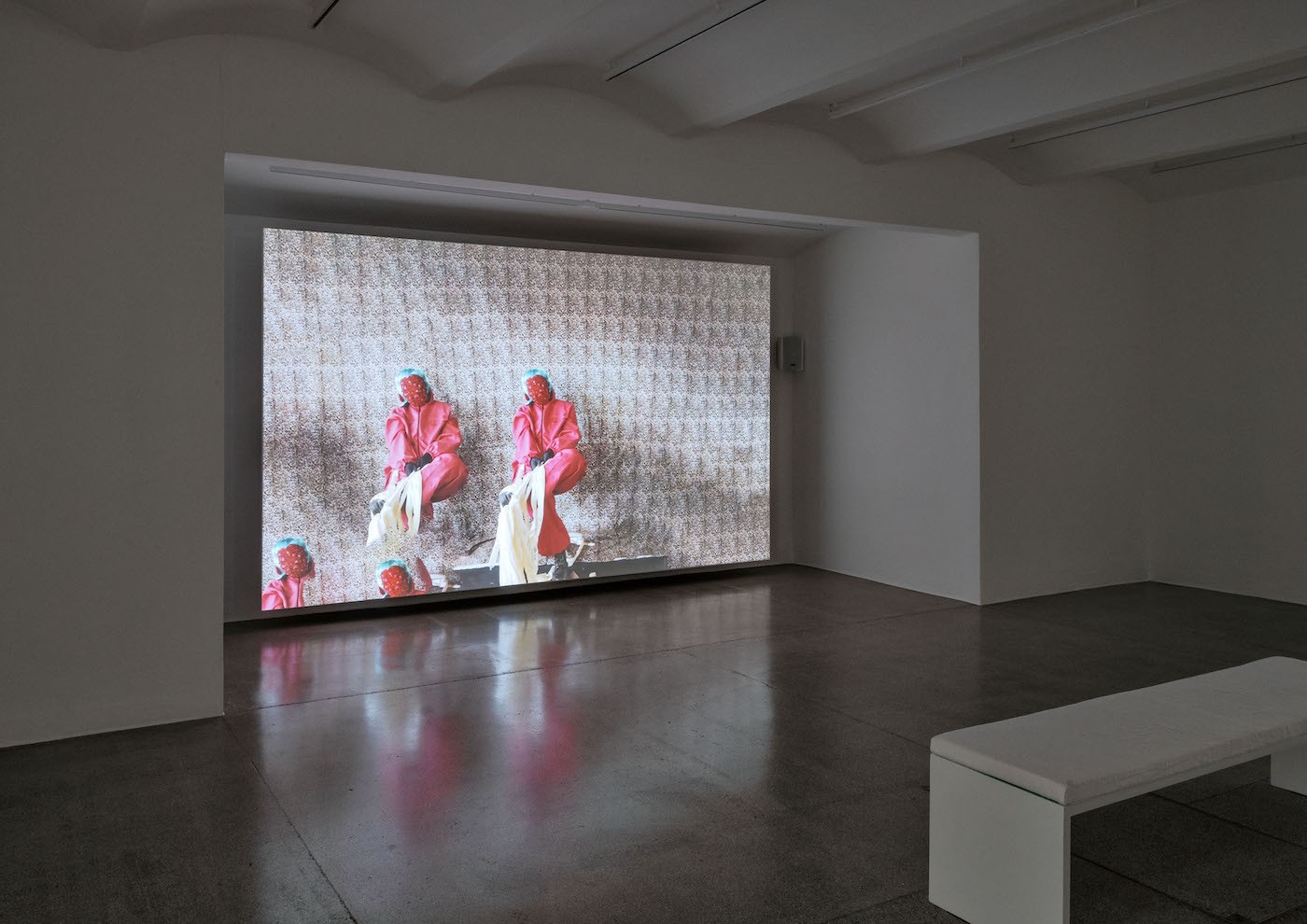 Kresiah Mukwazhi, Kirawa, installation view, Secession 2023, photo: Iris Ranzinger.