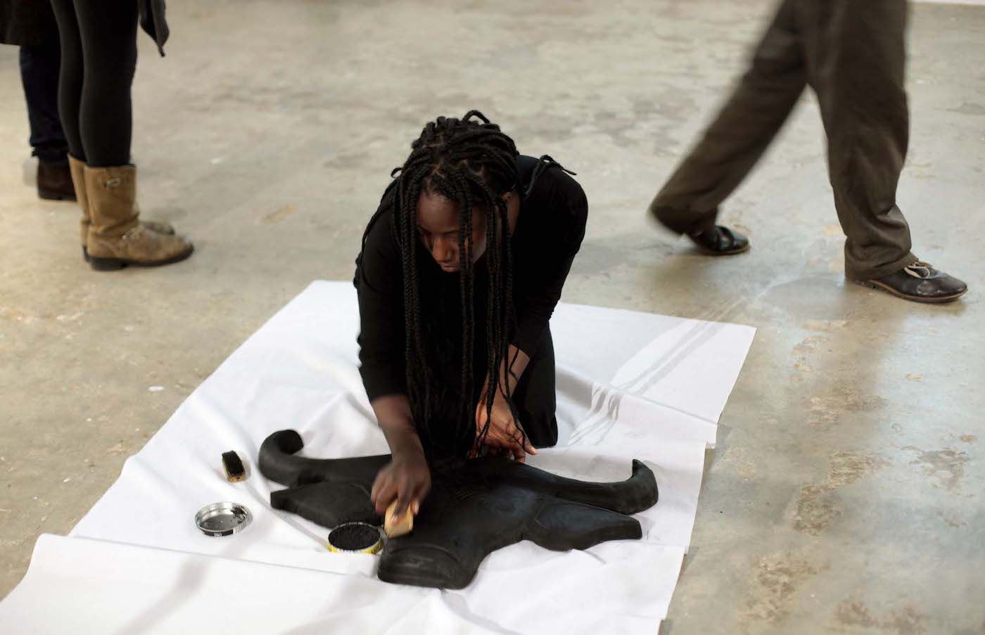 Helena Uambembe “Tchingangi” 2018; Performance; Photo: John Hogg; Image courtesy of the Artist