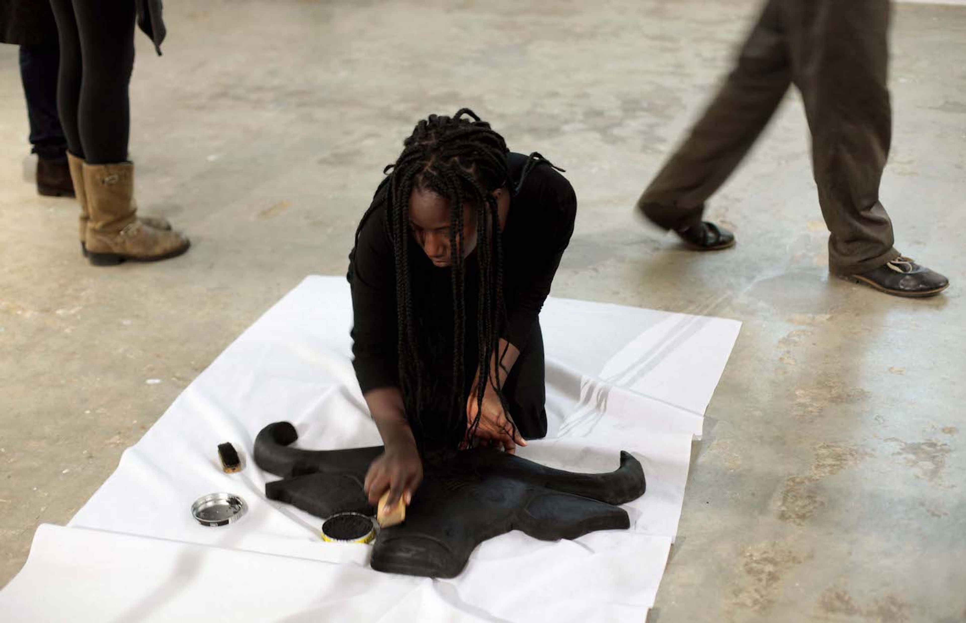 Helena Uambembe “Tchingangi” 2018; Performance; Photo: John Hogg; Image courtesy of the Artist