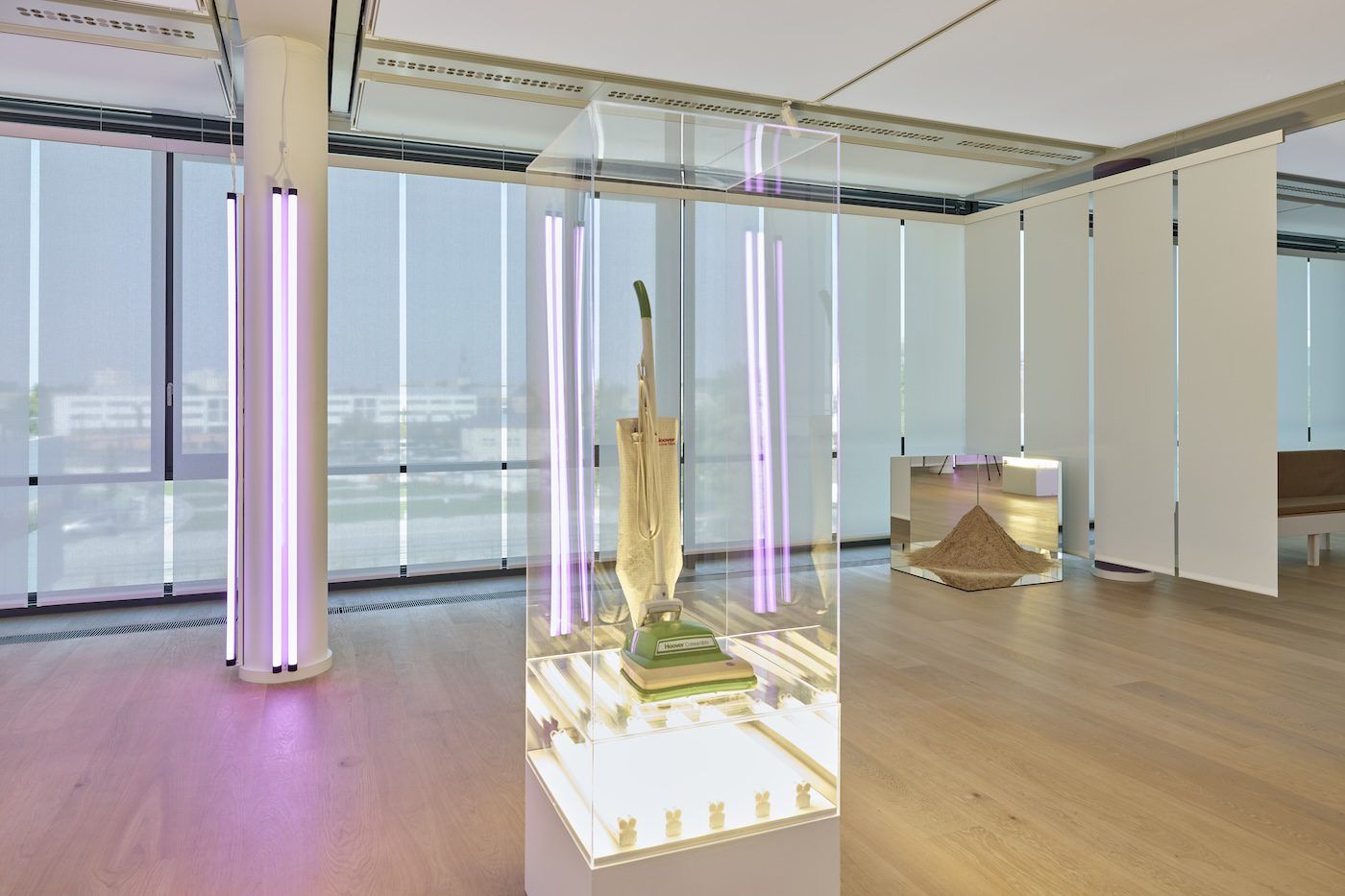 Noah Davis, Installation view of the exhibition Noah Davis, DAS MINSK Kunsthaus in Potsdam 2024. © The Estate of Noah Davis. Courtesy The Estate of Noah Davis and David Zwirner, Photo: Ladislav Zajac.
