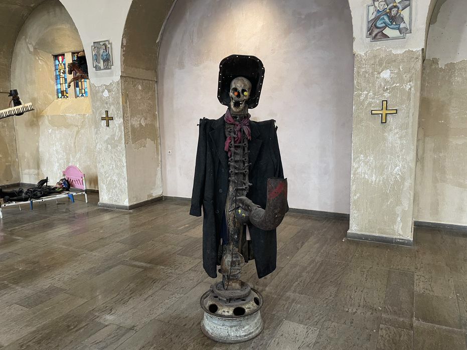 Installation view of Ghetto Biennale by Atis Rezistans at documenta15. Photo: C&AL
