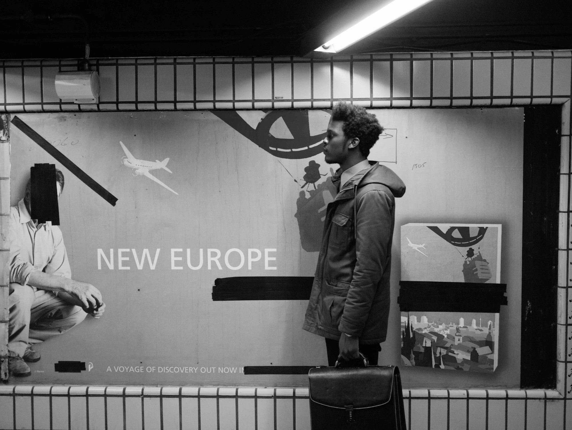 LOOKING B(L)ACK SYMPOSIUM: Travels as Gaze Reversal