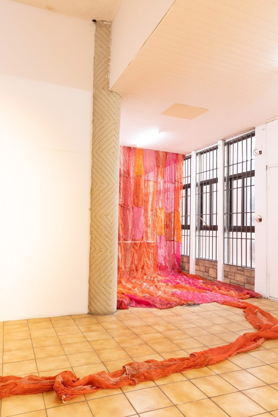 Installation View of “Elolo Bosoka: What he saw sees when he went goes strolling“ at Museum of Science and Technology (MST), Accra. September 12th – October 30th, 2024. Courtesy of the artist.