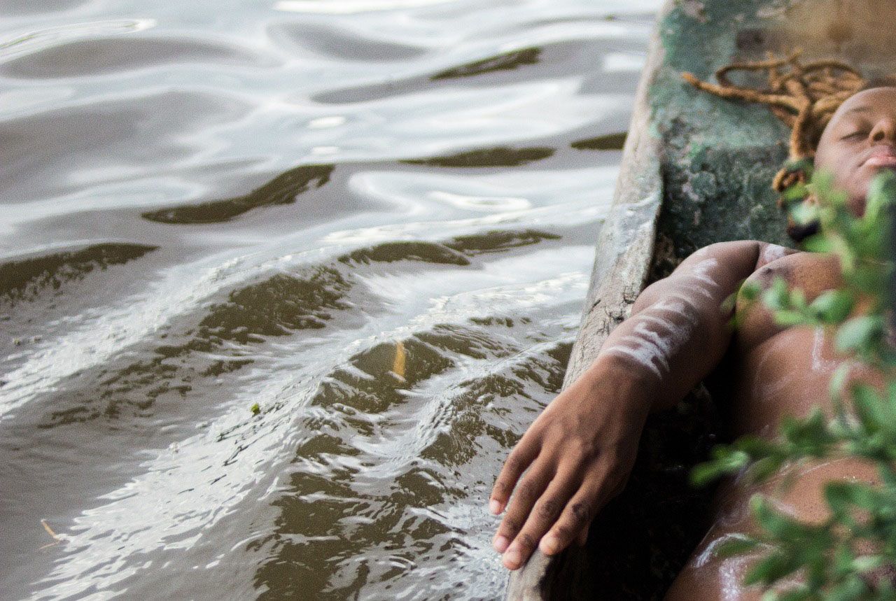Tchidohun, Performance Ana Beatriz Almeida. Photo: Luara Dal Chiavon