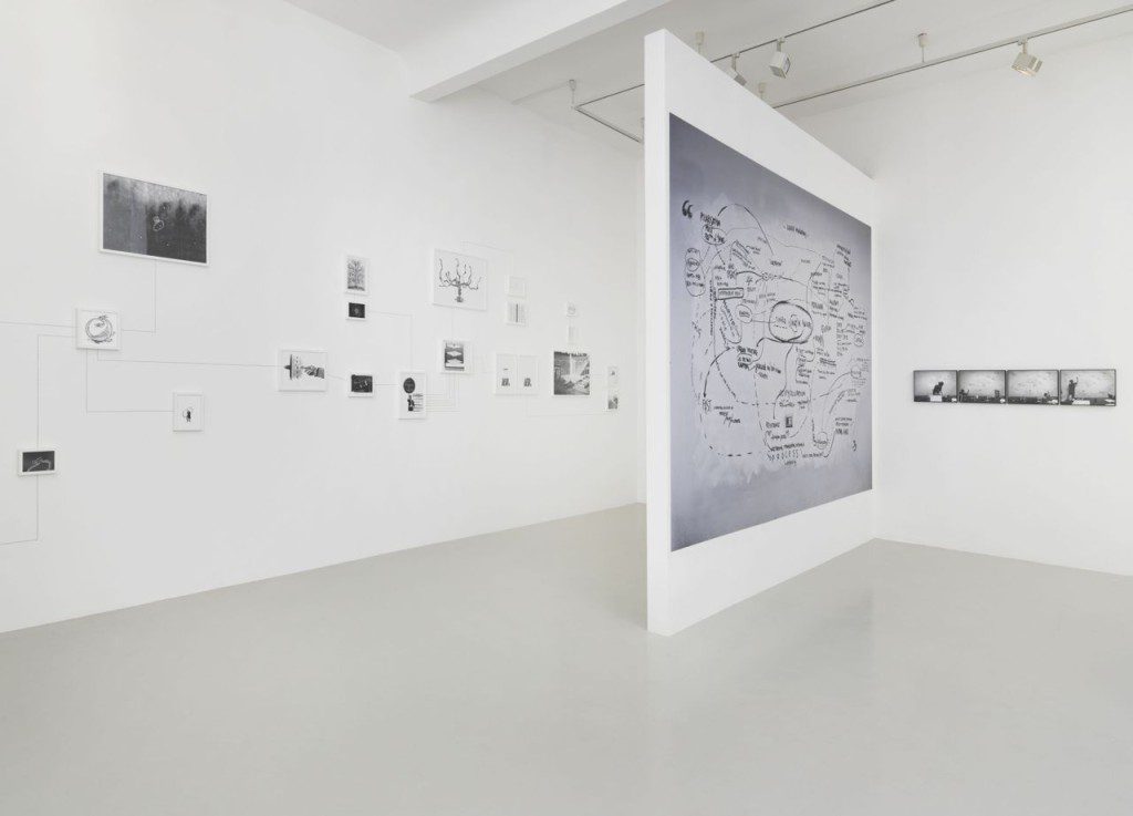 Alexandre Singh, Assembly Instructions: The Pledge (Donatien Grau), 2012 / Adelita Husni-Bey, (On) Difficult Terms, 2013, Ausstellungsansicht Neuer Berliner Kunstverein, 2014 © Neuer Berliner Kunstverein / Jens Ziehe