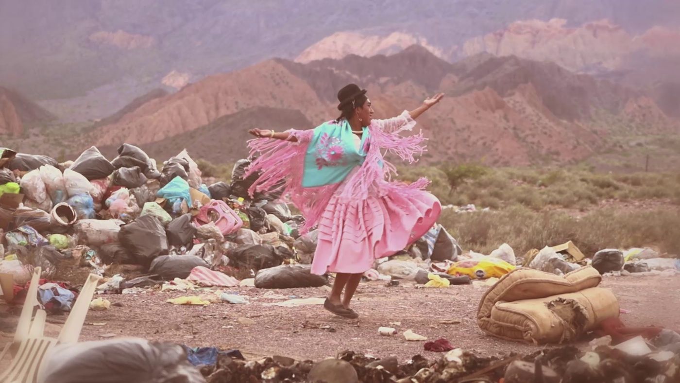 Bartolina Xixa, Ramita seca la colonialidad permanente (Dry Twig, The Permanent Coloniality), video, 2019. Courtesy of Maximilano Mamani/Bartolina Xixa.
