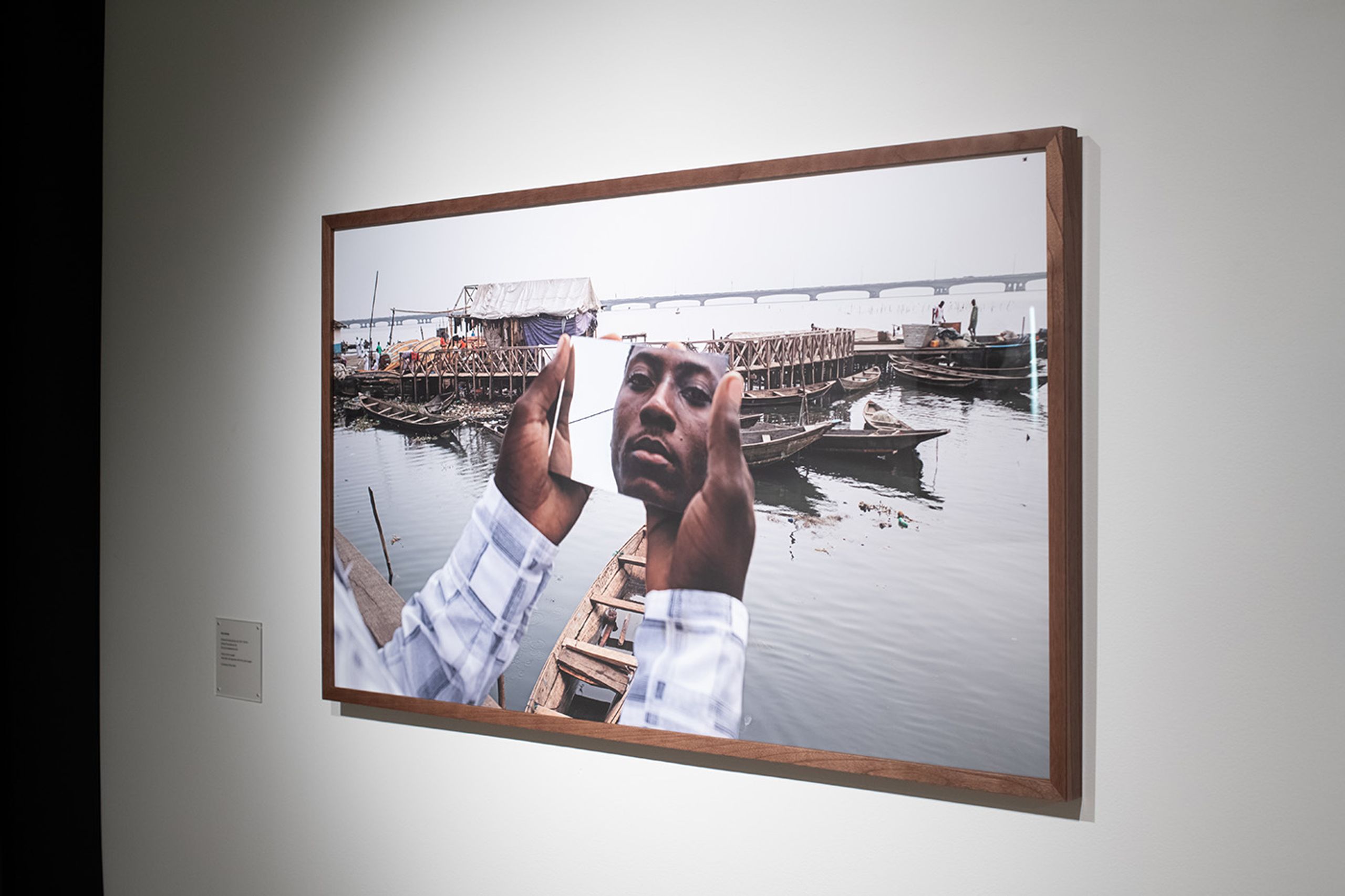Aline Motta. (Outros) Fundamentos #4 [(Other) Foundations #4], 2017-2019. Inkjet print on paper. 27 9/16 x 49 3/16 in. (70 x 125 cm). Courtesy of the artist. Social Fabric: Art and Activism in Contemporary Brazil, installation view, Visual Arts Center, The University of Texas at Austin, September 23, 2022 – March 10, 2023. Photo: Sandy Carson