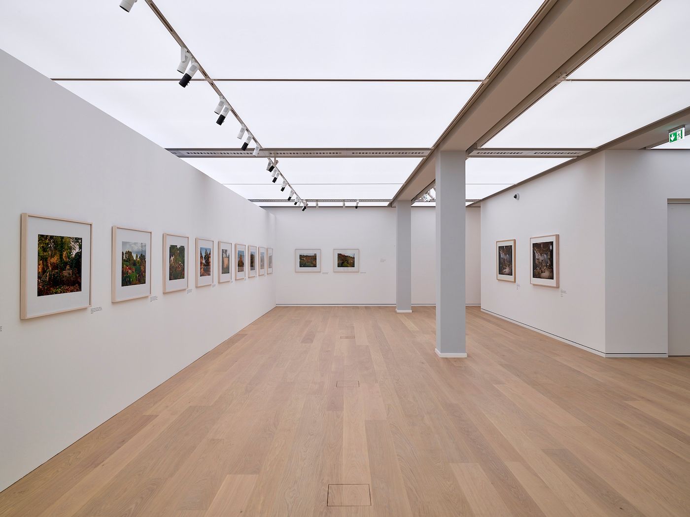 STAN DOUGLAS, INSTALLATION VIEW OF THE EXHIBITION STAN DOUGLAS: POTSDAMER SCHREBERGÄRTEN, DAS MINSK KUNSTHAUS IN POTSDAM 2022. © STAN DOUGLAS, COURTESY THE ARTIST, VICTORIA MIRO AND DAVID ZWIRNER; PHOTO: LADISLAV ZAJAC