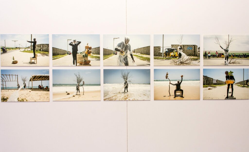 I Trust You Know Oju Ile (Alaraagbo XI) (c) Jelili Atiku (Images by Tom Saater)