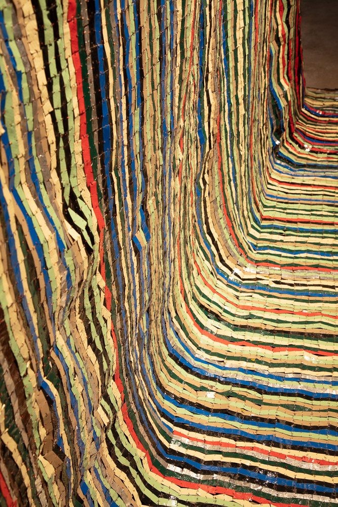 El Anatsui, Installation view of En quête de liberté, 2021 at Le centre des monuments nationaux as part of Africa2020 Season. Courtesy of Africa2020