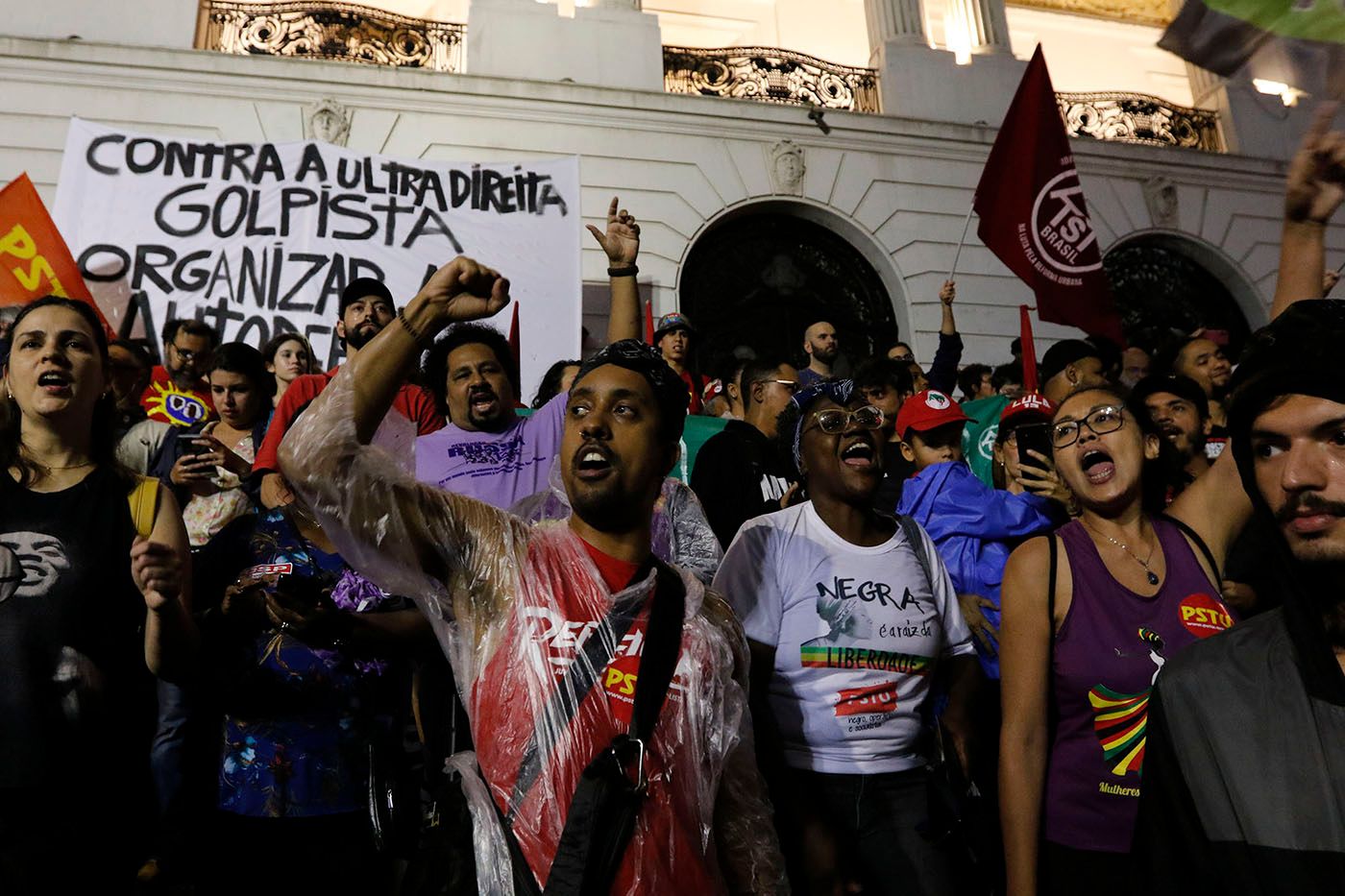 Demonstration in Cinelândia in defense of democracy after coup acts in Brasília. Photo: Fernando Frazão/Agência Brasil.