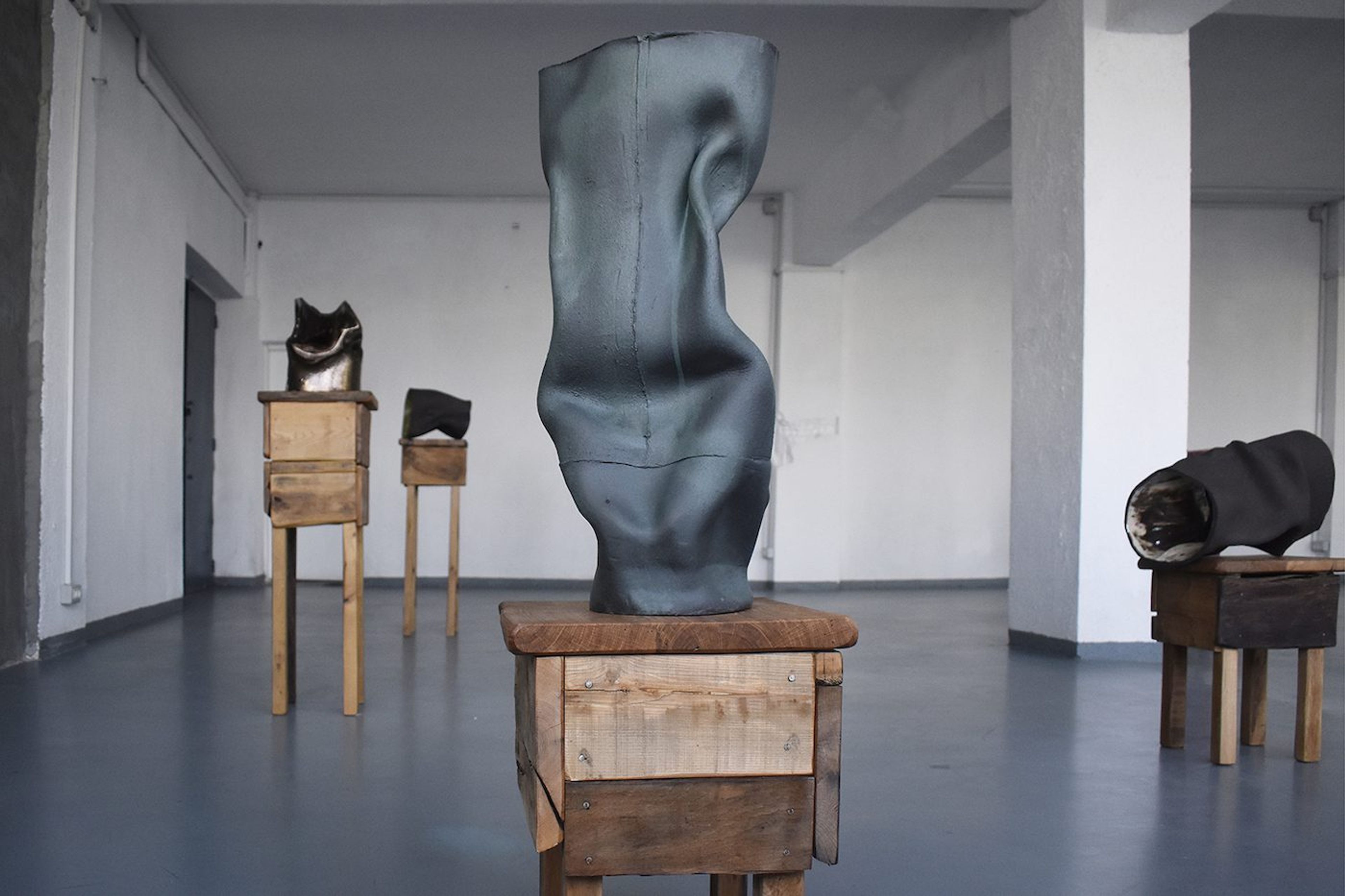 Installation view of "Ranti Bam: Common Ground" at Catinca Tabacaru Gallery in Bucharest. Courtesy of the gallery.