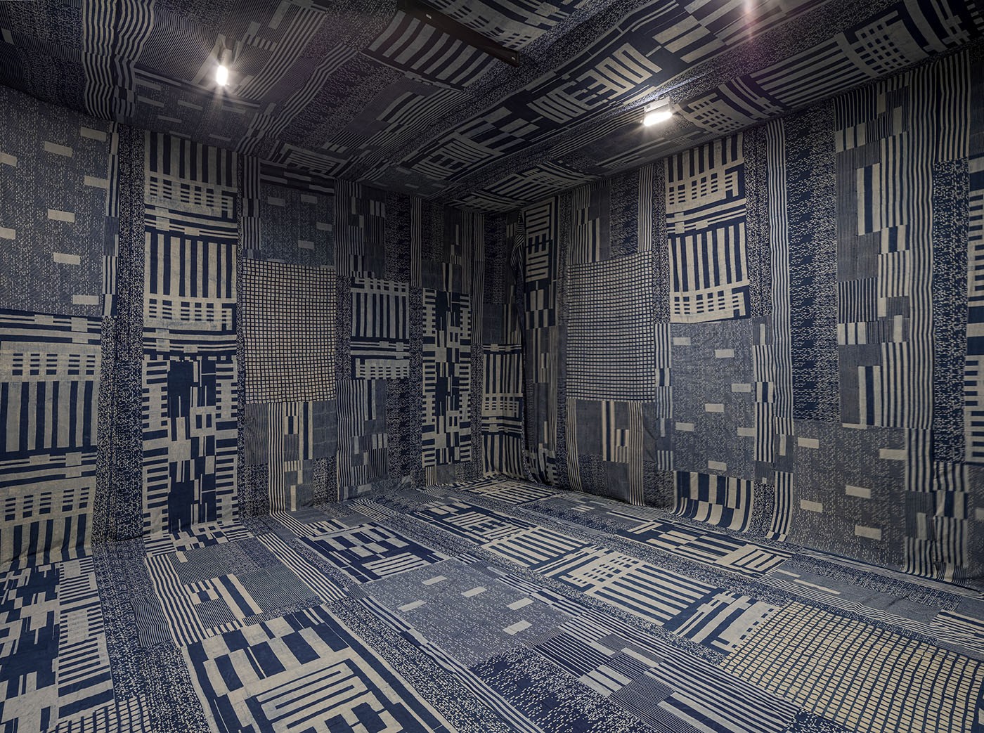 Installation view of Electric Dub Station: The Return of Tomorrow. Courtesy of the Museum of Contemporary Art of Panama (MAC). Alfredo J. Martiz / @ajmartizj.