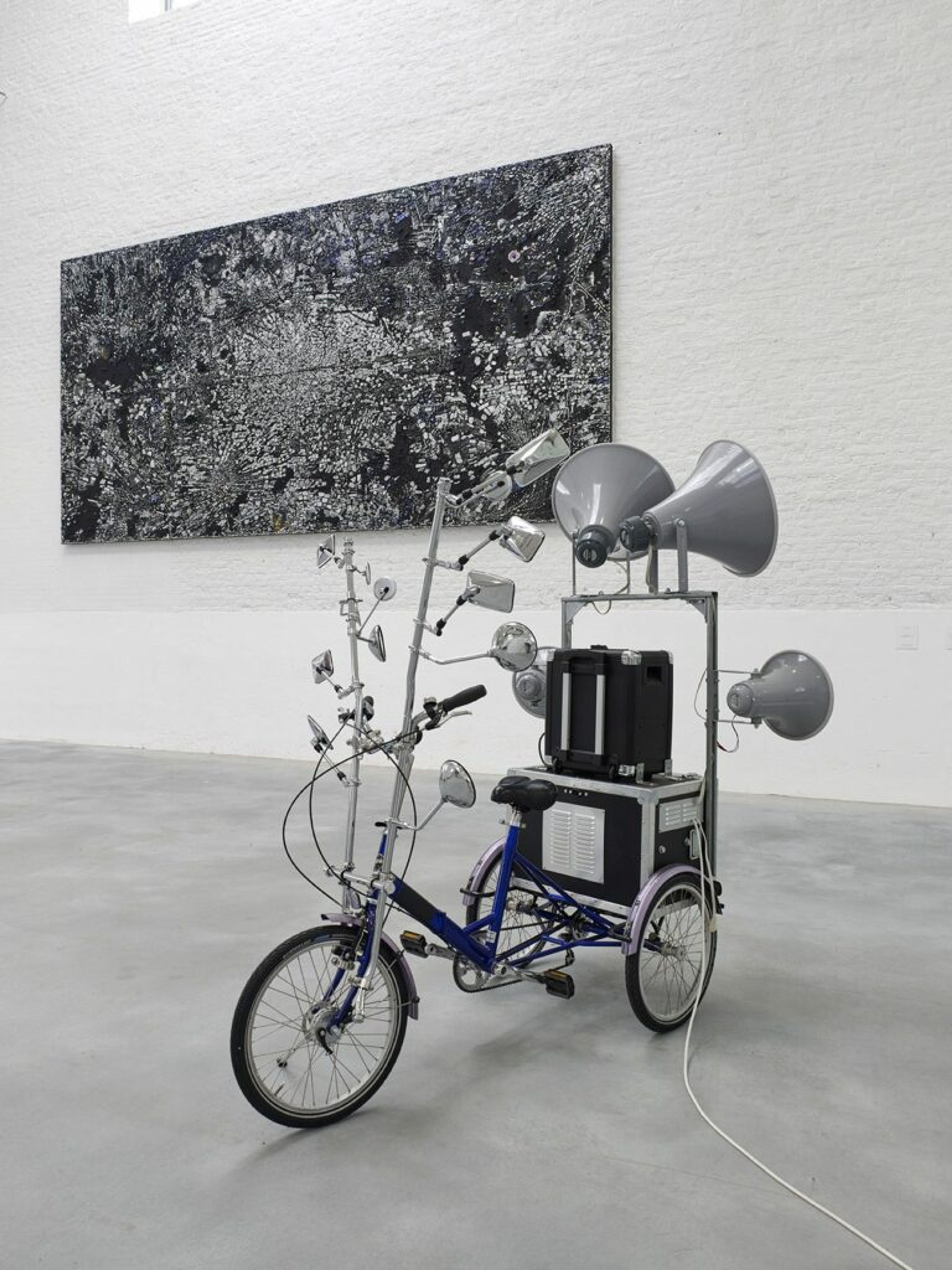 Abraham Cruzvillegas, The Simultaneous Promise (2011) -  In the back: Jack Whitten, Atopolis: For Edouard Glissant (2014)