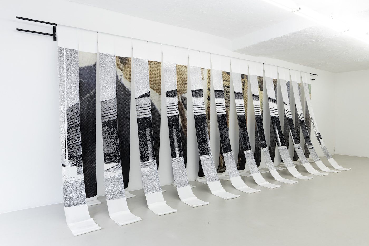 Adji Dieye, Cultura persa e imparata a memoria, exhibition view, ©ar/ge kunst, photo Tiberio Sorvillo, 2022