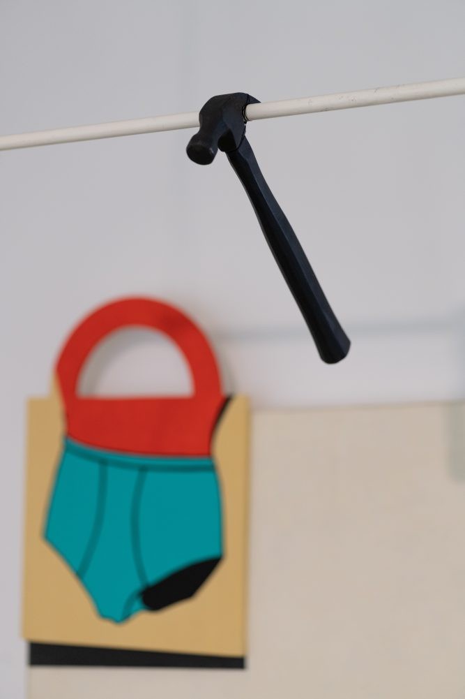 Hervé Télémaque: A Hopscotch of the Mind (Installation view, 7 October 2021 – 30 January 2022), Confidence (Secret), detail, Photo: Hugo Glendinning