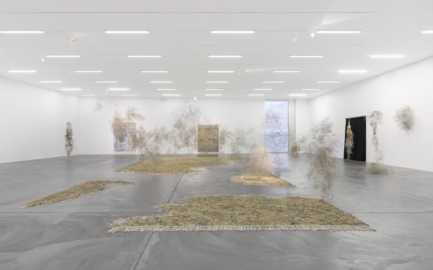 Igshaan Adams, Kicking Dust , Kunsthalle Zürich, 2022, installation view, photograph: Annik Wetter