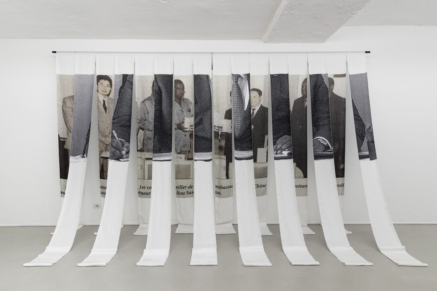 Adji Dieye, Cultura persa e imparata a memoria, exhibition view, ©ar/ge kunst, photo Tiberio Sorvillo, 2022