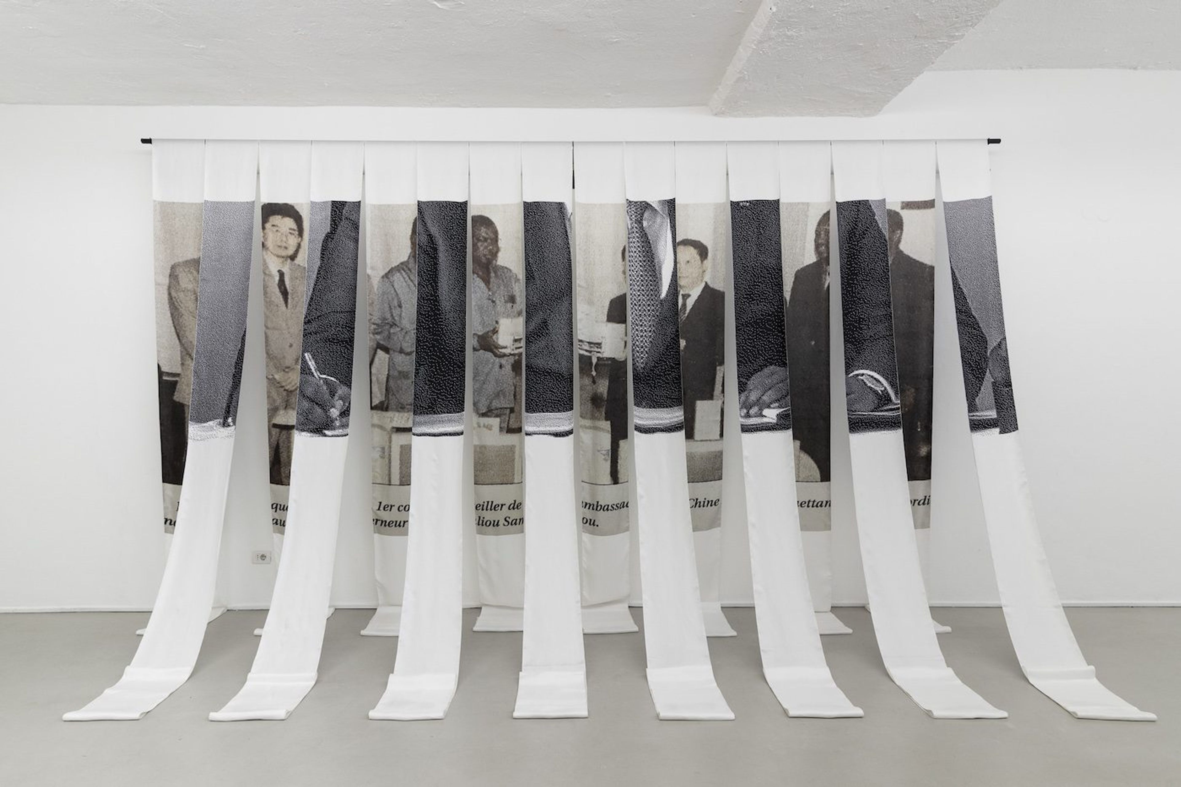 Adji Dieye, Cultura persa e imparata a memoria, exhibition view, ©ar/ge kunst, photo Tiberio Sorvillo, 2022