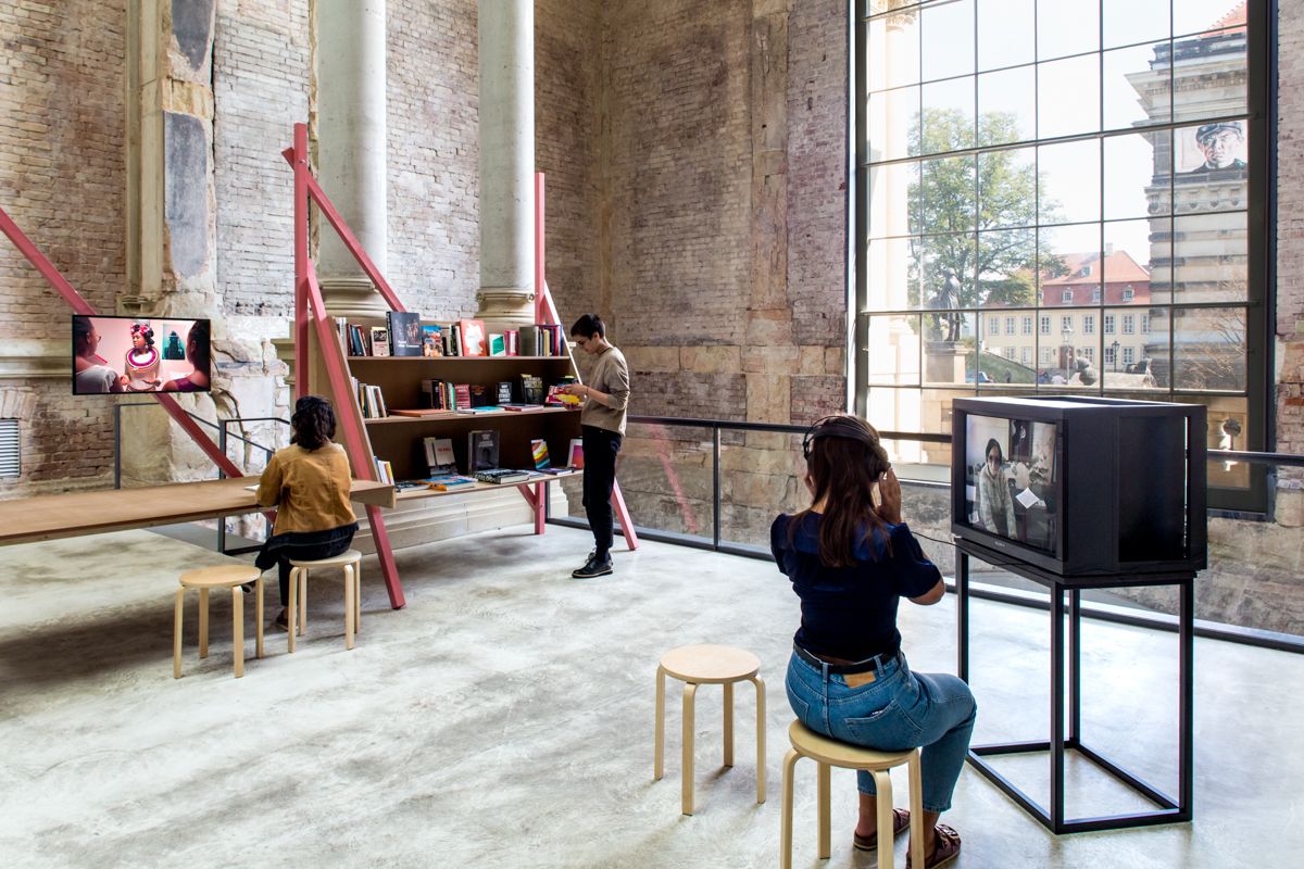 1 Million Roses for Angela Davis