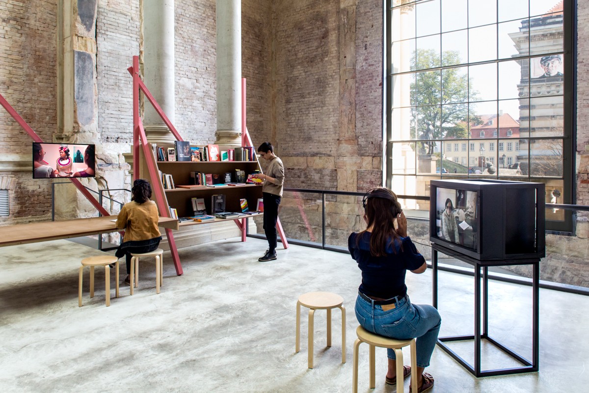 1 Million Roses for Angela Davis