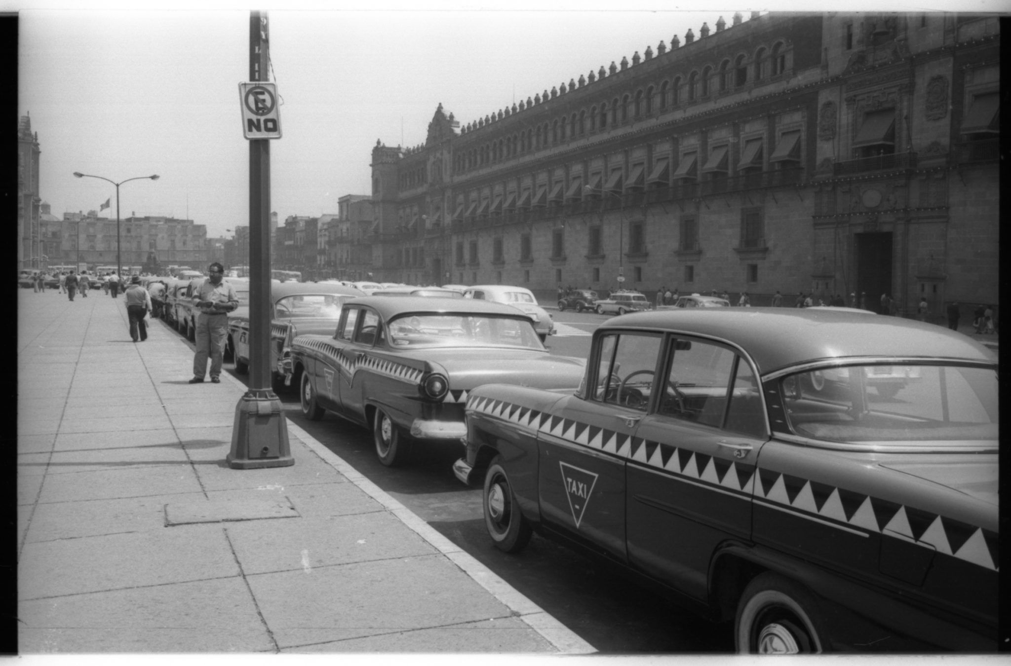 Operación peine y tijera.  Los largos años sesenta en la Ciudad de México