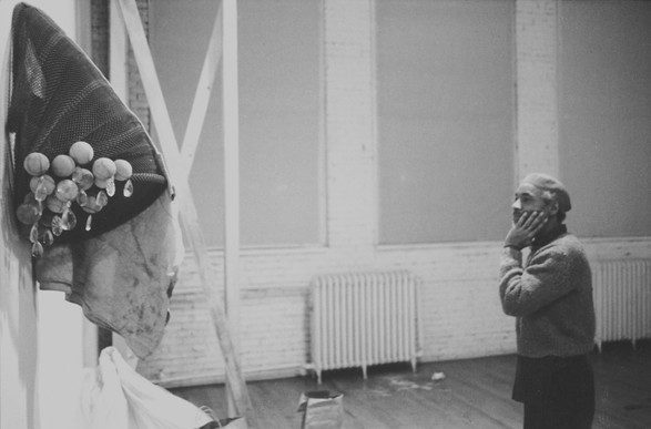 David Hammons : Give Me A Moment