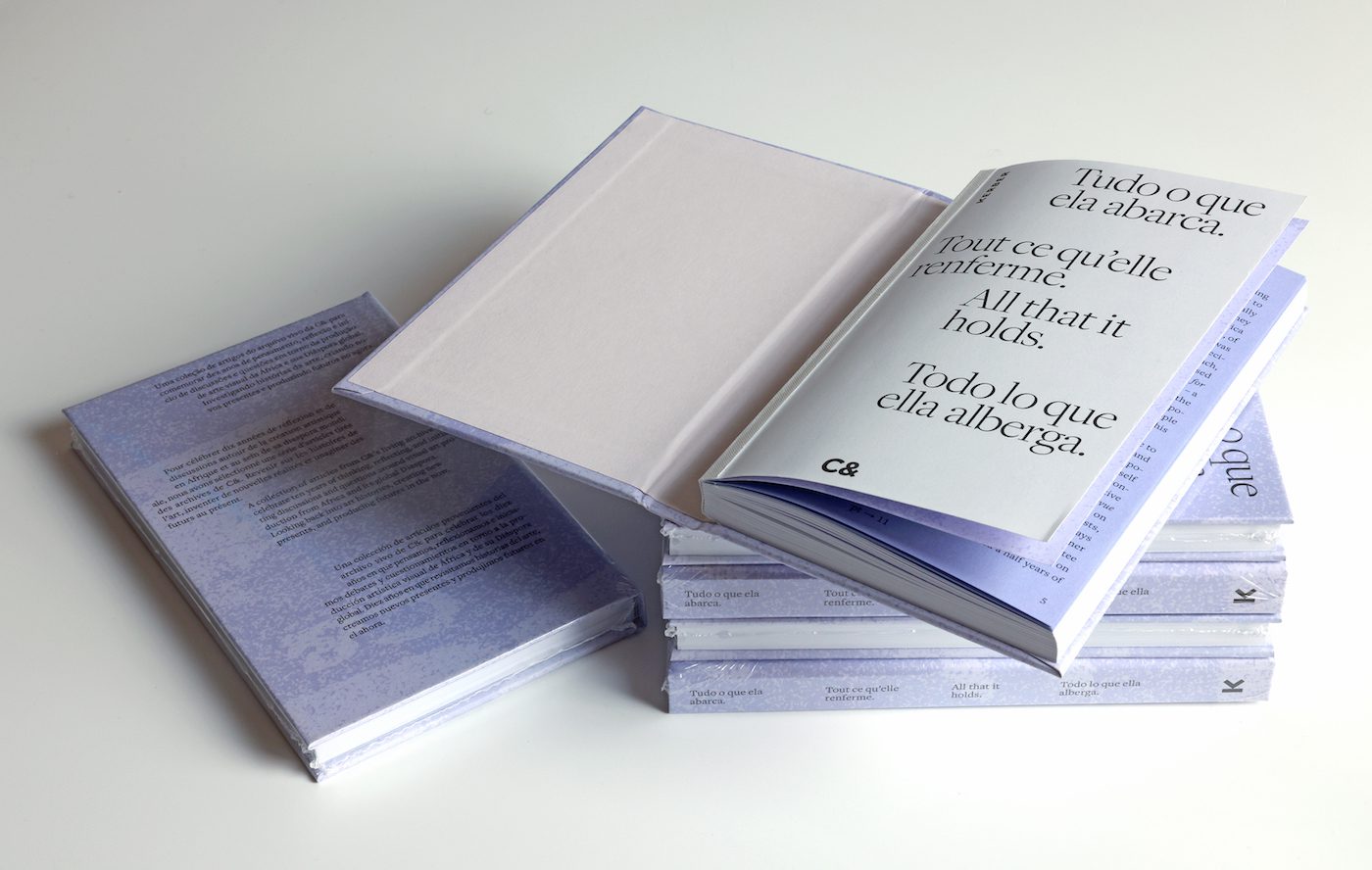 "All that it holds. Tout ce qu’elle renferme. Tudo o que ela abarca. Todo lo que ella alberga." - Contemporary And