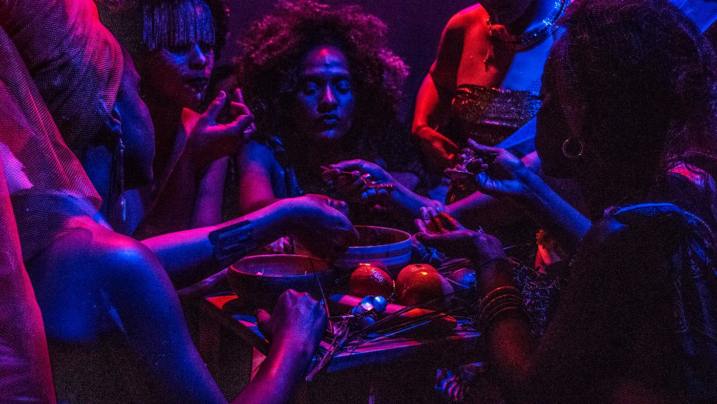 Photo of the work in progress "XTRÆNCESTRAL" 2019, Casa Cultural Sofia in Buenos Aires, Argentina. There are two members of the collective: Julia Cohen Ribeiro and Lina Lasso; and our collaborators Florencia Gomes, Ngwazile Rissonga Ndama, Aylee Ibañez, Sol Ramos, and Oxana. Photo by Tom/Manon.