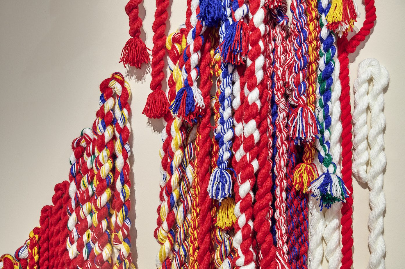 Bhulebezwe Siwani. “The Power Of My Hands”, Musée d’Art Moderne de la ville de Paris, 2021. Photo: Pierre Antoine