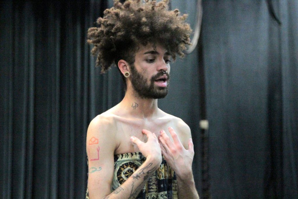 AFRONTAMENTOS - Contemporary And