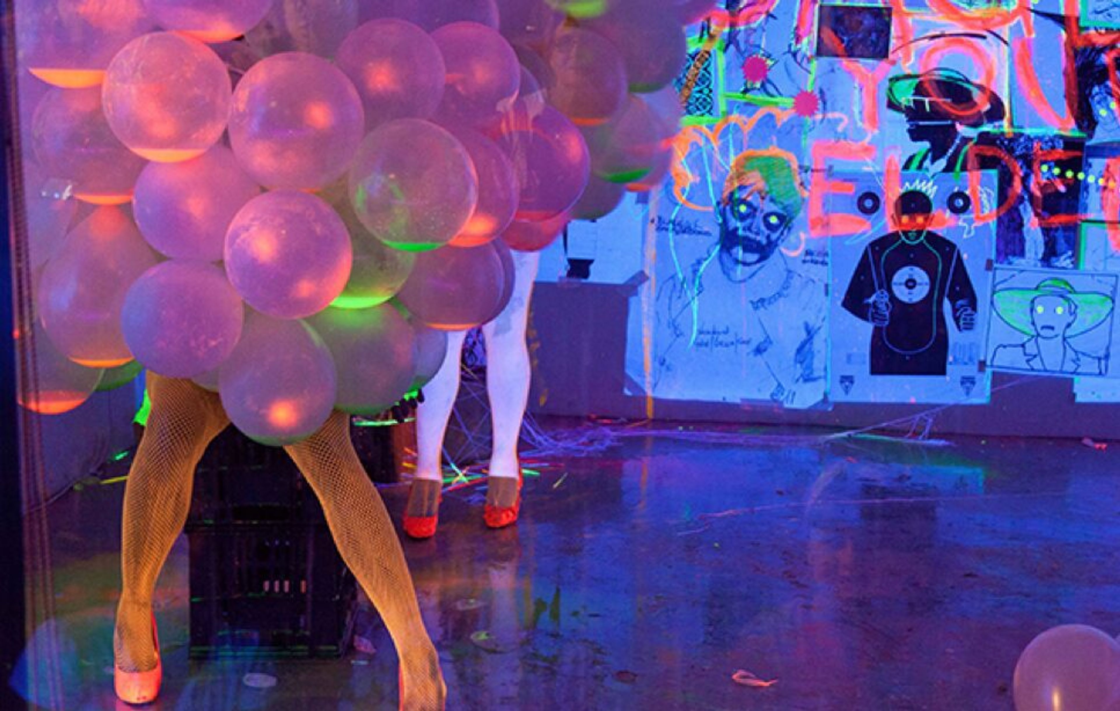 Counting the years, numbering the artists - Contemporary And