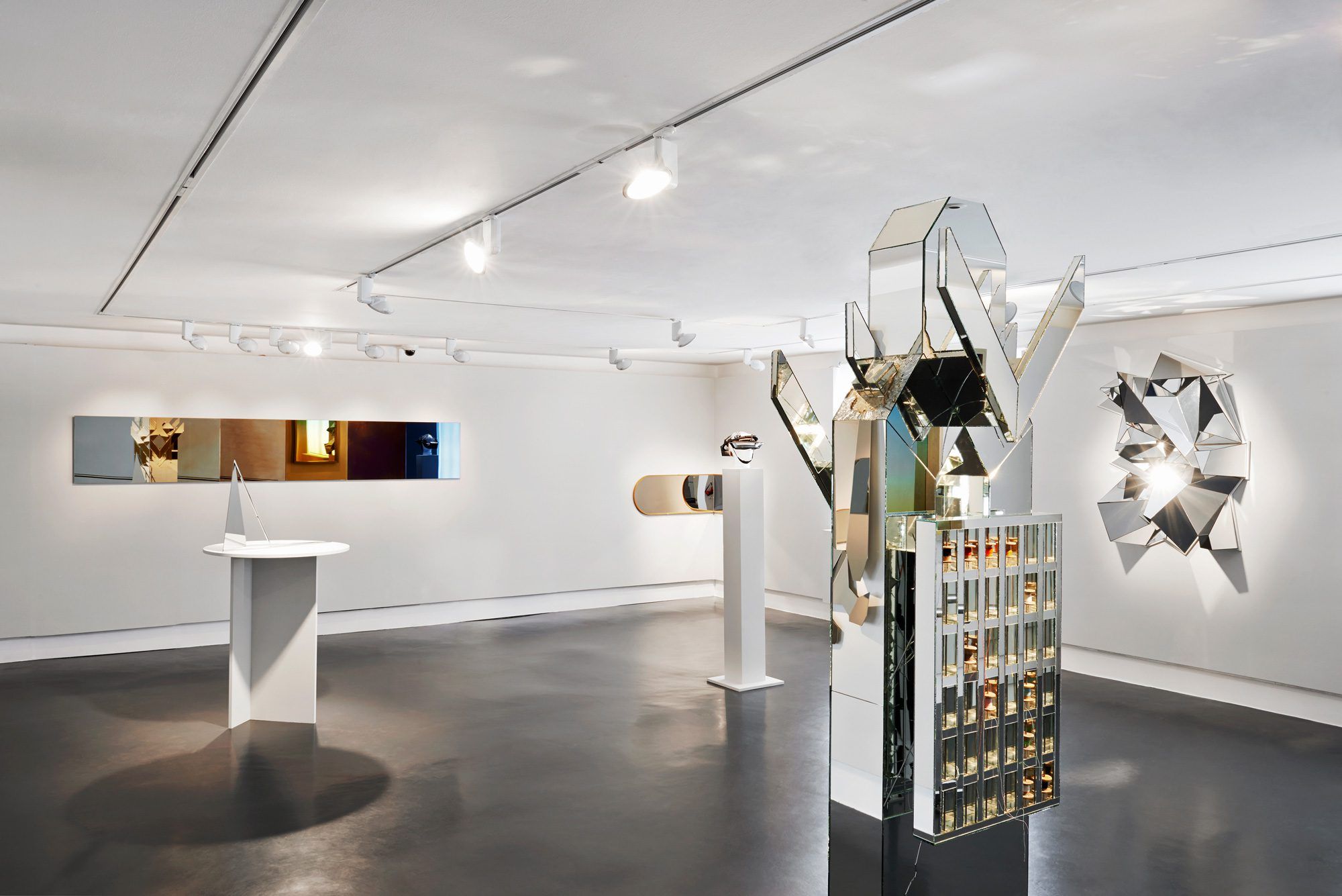 Miroir, Miroir – Group Show